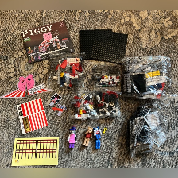 Piggy Carnival 🎡 Buildable Set with Characters - Picture 3 of 3